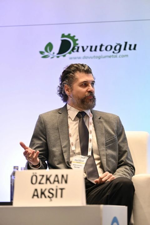 &Ouml;zkan Akşit SteelOrbis Piyasa Sohbetleri oturumunda konuşurken