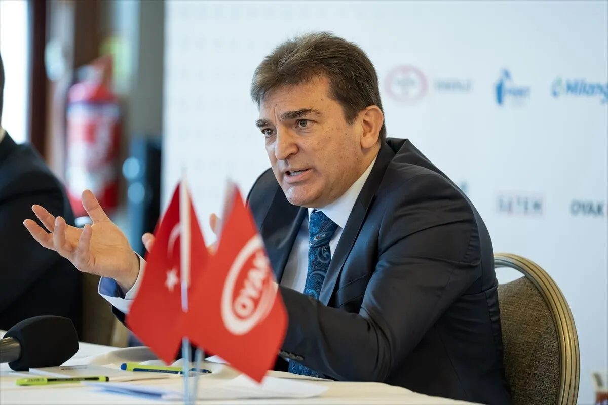 Murat Yalçıntaş, OYAK’ın yatırım stratejilerine ilişkin açıklamalarda bulunuyor.