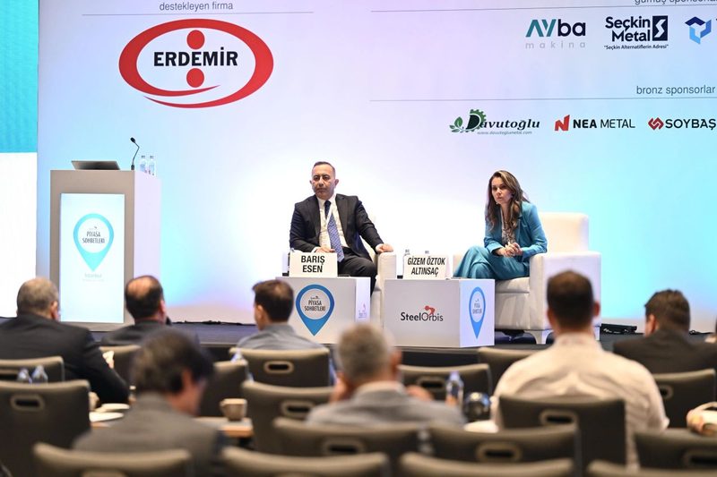 SteelOrbis Piyasa Sohbetleri &uuml;&ccedil;&uuml;nc&uuml; oturumunda Barış Esen ve Gizem &Ouml;ztok Altınsa&ccedil; sahnede