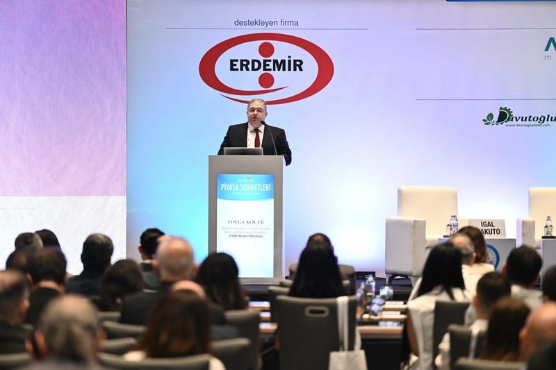 Tolga Ko&ccedil;er SteelOrbis Piyasa Sohbetleri a&ccedil;ılış konuşmasını yaparken